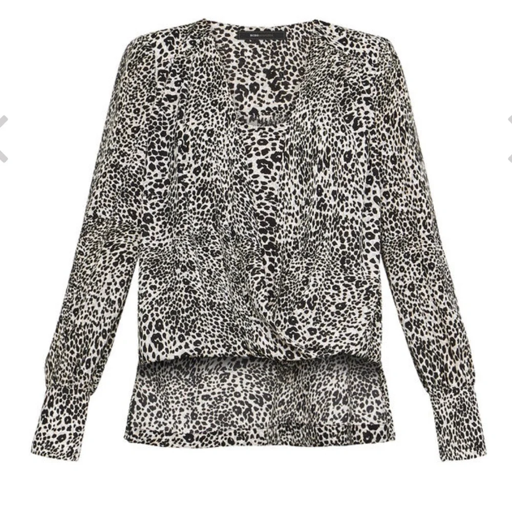 ⭐️2/$25⭐️Puff sleeve Leopard-like blouse High/Low medium - Picture 6 of 9